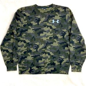 Camo Under Armour crewneck